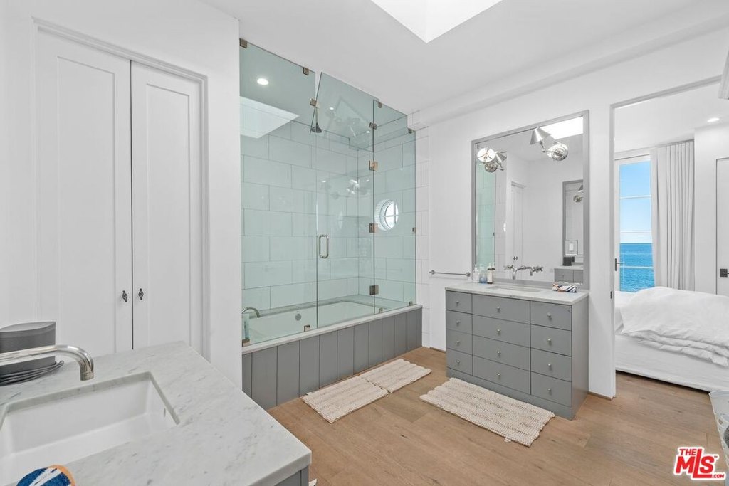 Malibu, California, 90265, United States, 3 Bedrooms Bedrooms, ,2.5 BathroomsBathrooms,Residential,Forsale,1922130