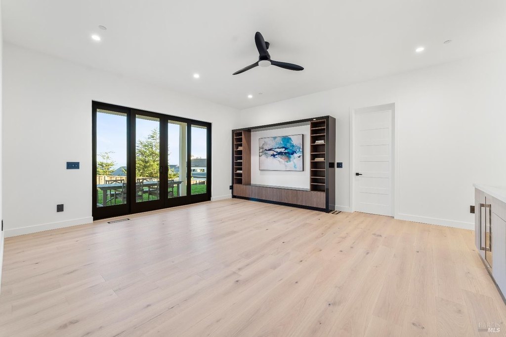 Santa Rosa, California, 95404, United States, 4 Bedrooms Bedrooms, ,4.5 BathroomsBathrooms,Residential,Forsale,1953131