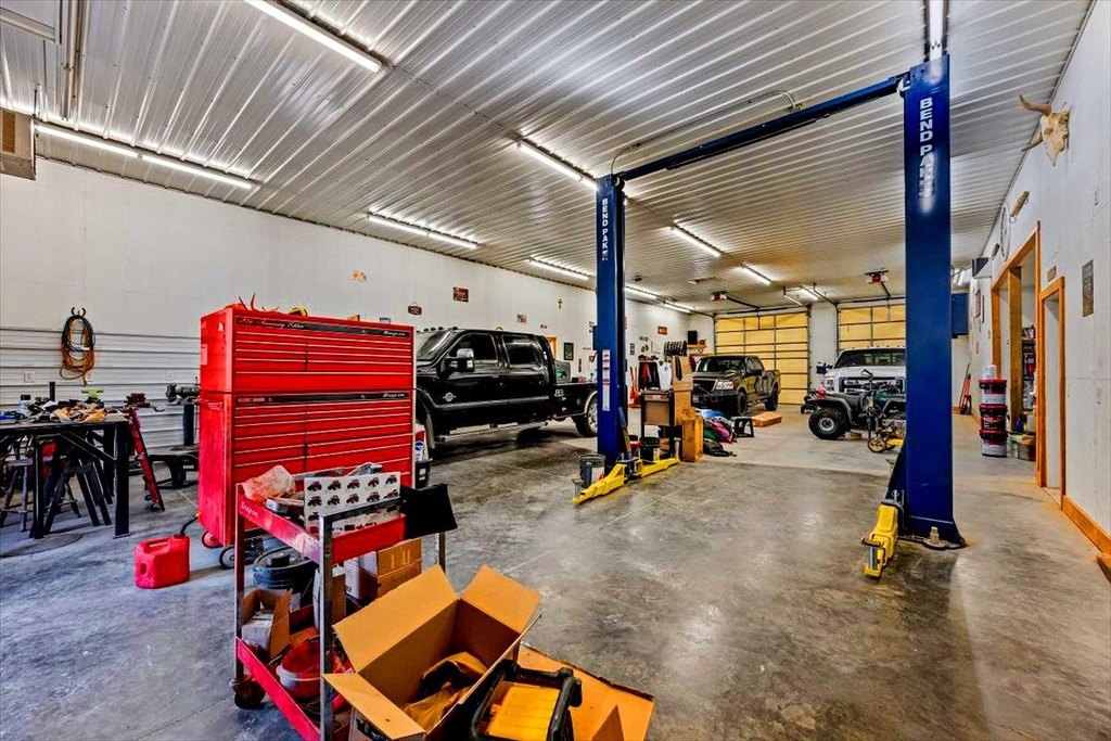 Upton, Wyoming, 82729, United States, 4 Bedrooms Bedrooms, ,3 BathroomsBathrooms,Residential,Forsale,1946266