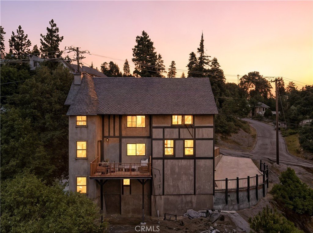 Lake Arrowhead, California, 92352, United States, 3 Bedrooms Bedrooms, ,3 BathroomsBathrooms,Residential,Forsale,1953306