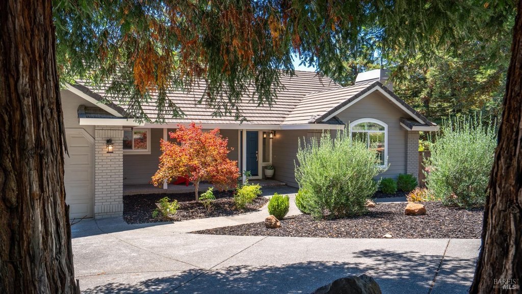 Healdsburg, California, 95448, United States, 4 Bedrooms Bedrooms, ,2 BathroomsBathrooms,Residential,Forsale,1934043