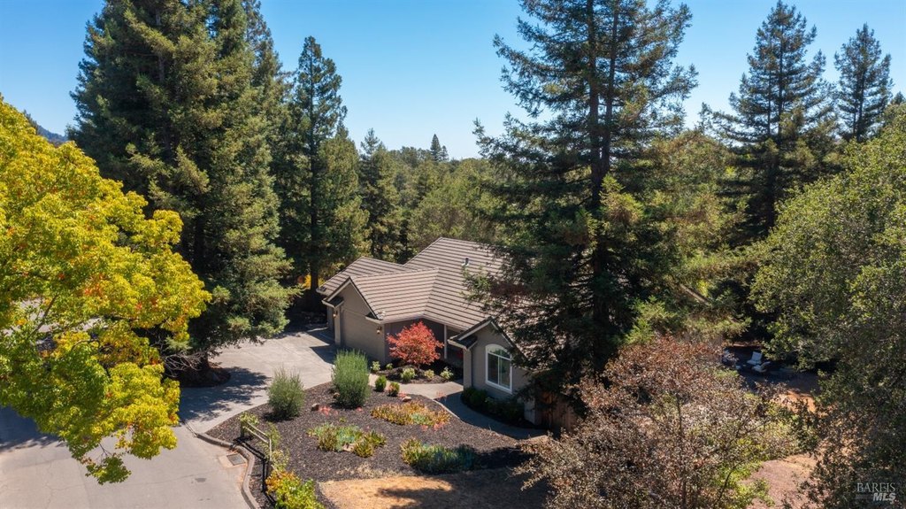 Healdsburg, California, 95448, United States, 4 Bedrooms Bedrooms, ,2 BathroomsBathrooms,Residential,Forsale,1934043