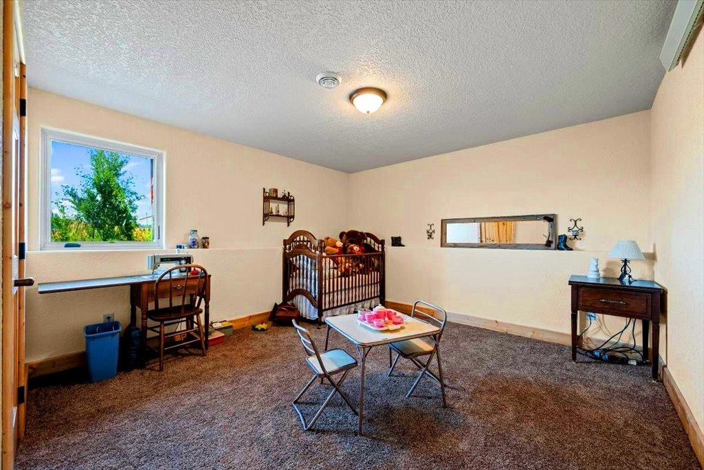 Upton, Wyoming, 82729, United States, 4 Bedrooms Bedrooms, ,3 BathroomsBathrooms,Residential,Forsale,1946266