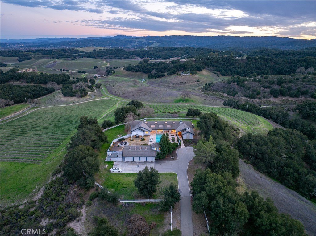Paso Robles, California, 93446, United States, 6 Bedrooms Bedrooms, ,4.5 BathroomsBathrooms,Residential,Forsale,1899799