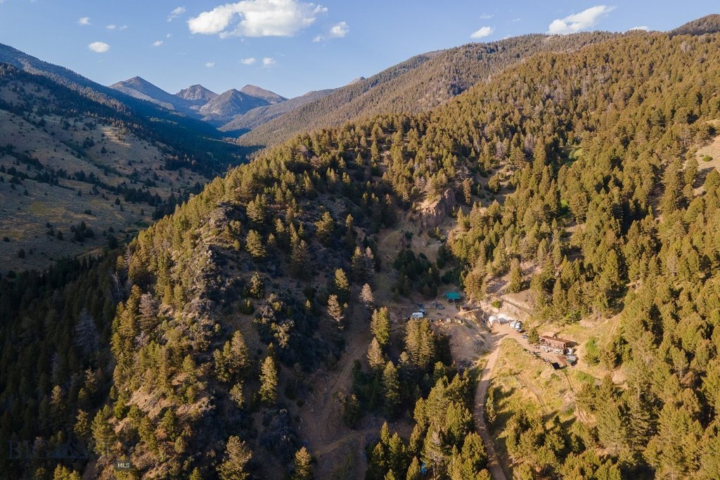 Sheridan, Montana, 59749, United States, 1 Bedroom Bedrooms, ,2 BathroomsBathrooms,Residential,Forsale,1986962