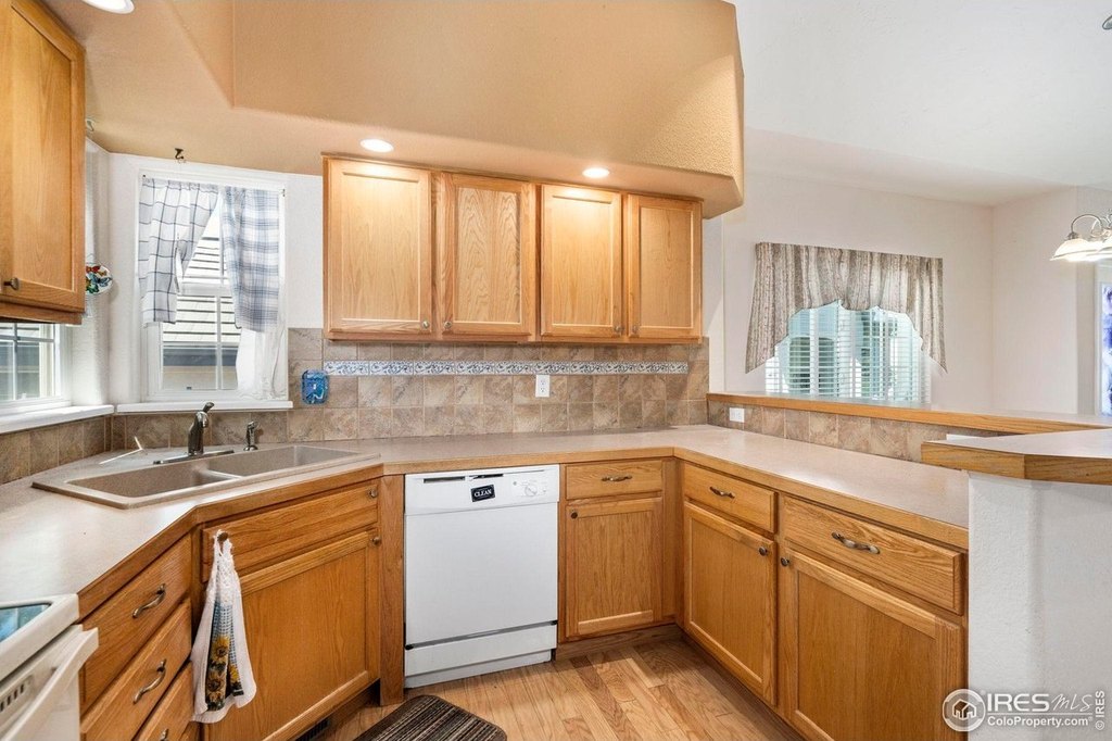 Loveland, Colorado, 80537, United States, 3 Bedrooms Bedrooms, ,2.5 BathroomsBathrooms,Residential,Forsale,1946694