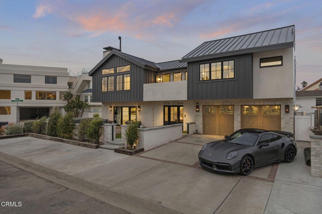 Oxnard, California, 93035, United States, 5 Bedrooms Bedrooms, ,4.5 BathroomsBathrooms,Residential,Forsale,1941484