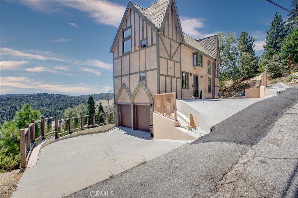 Lake Arrowhead, California, 92352, United States, 3 Bedrooms Bedrooms, ,3 BathroomsBathrooms,Residential,Forsale,1953306