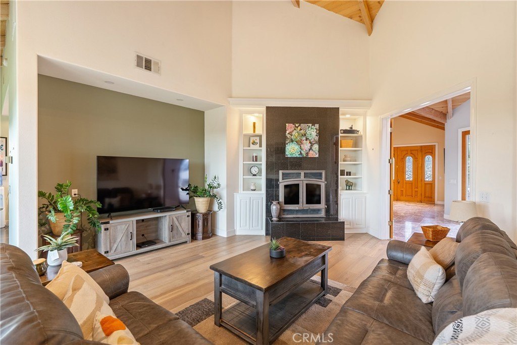 Paso Robles, California, 93446, United States, 6 Bedrooms Bedrooms, ,4.5 BathroomsBathrooms,Residential,Forsale,1899799
