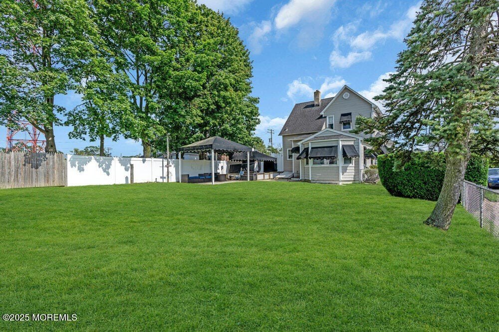 Lake Como, New Jersey, 07719, United States, 3 Bedrooms Bedrooms, ,2 BathroomsBathrooms,Residential,Forsale,1936812