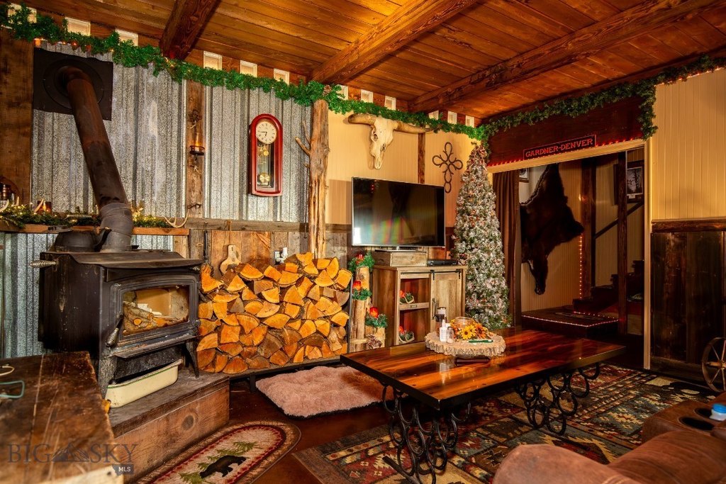 Sheridan, Montana, 59749, United States, 1 Bedroom Bedrooms, ,2 BathroomsBathrooms,Residential,Forsale,1986962