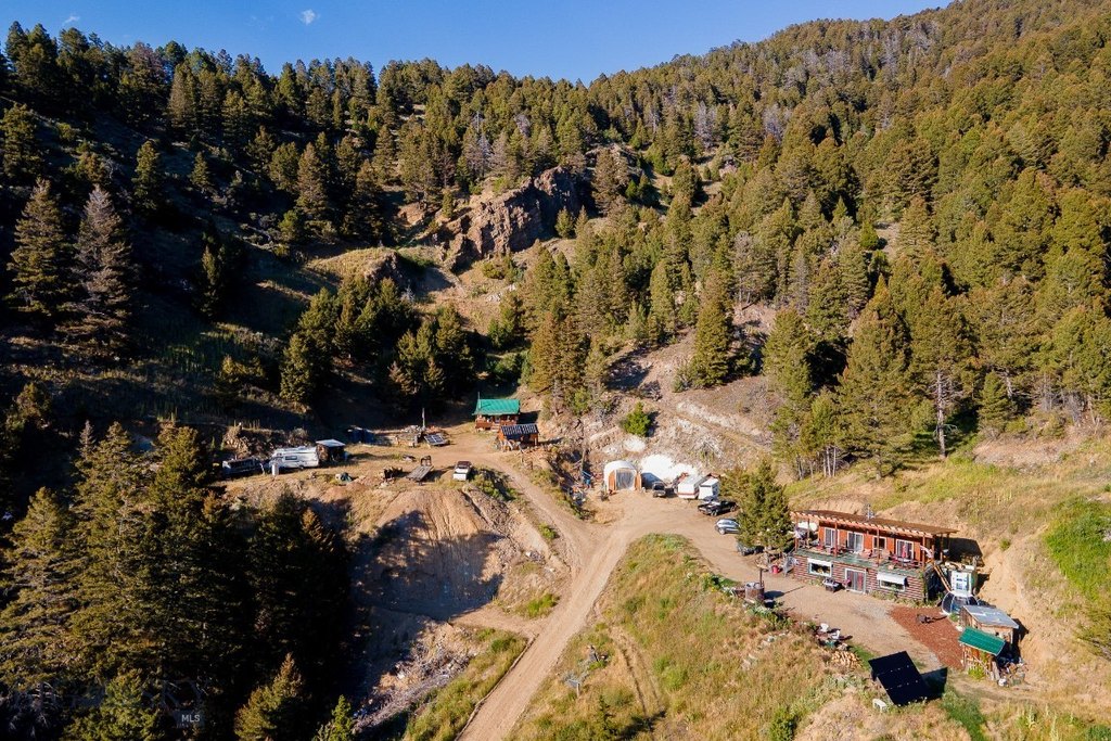 Sheridan, Montana, 59749, United States, 1 Bedroom Bedrooms, ,2 BathroomsBathrooms,Residential,Forsale,1986962