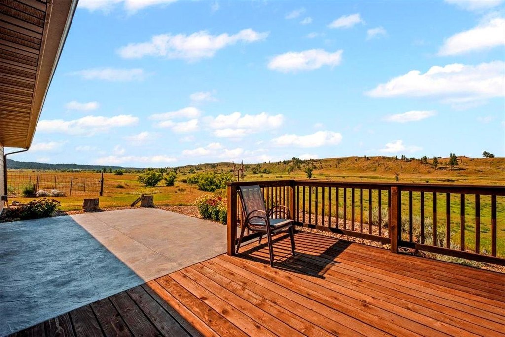 Upton, Wyoming, 82729, United States, 4 Bedrooms Bedrooms, ,3 BathroomsBathrooms,Residential,Forsale,1946266