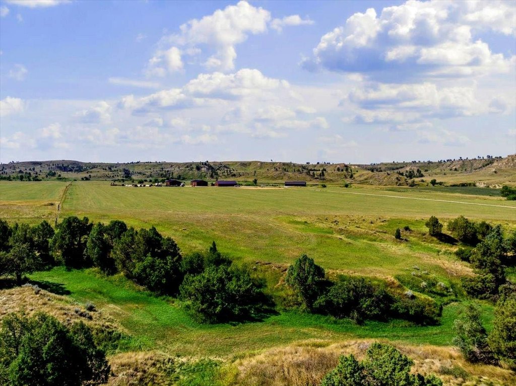 Upton, Wyoming, 82729, United States, 4 Bedrooms Bedrooms, ,3 BathroomsBathrooms,Residential,Forsale,1946266