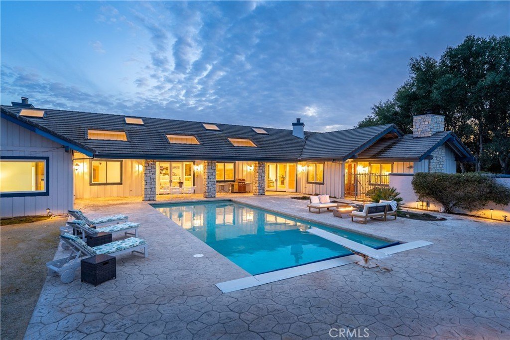 Paso Robles, California, 93446, United States, 6 Bedrooms Bedrooms, ,4.5 BathroomsBathrooms,Residential,Forsale,1899799