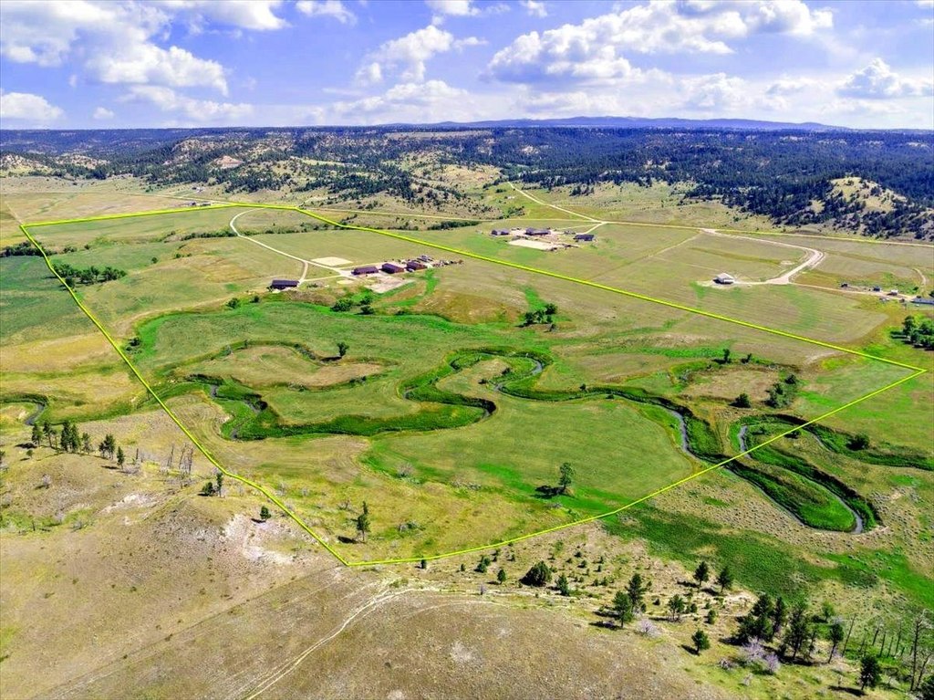 Upton, Wyoming, 82729, United States, 4 Bedrooms Bedrooms, ,3 BathroomsBathrooms,Residential,Forsale,1946266