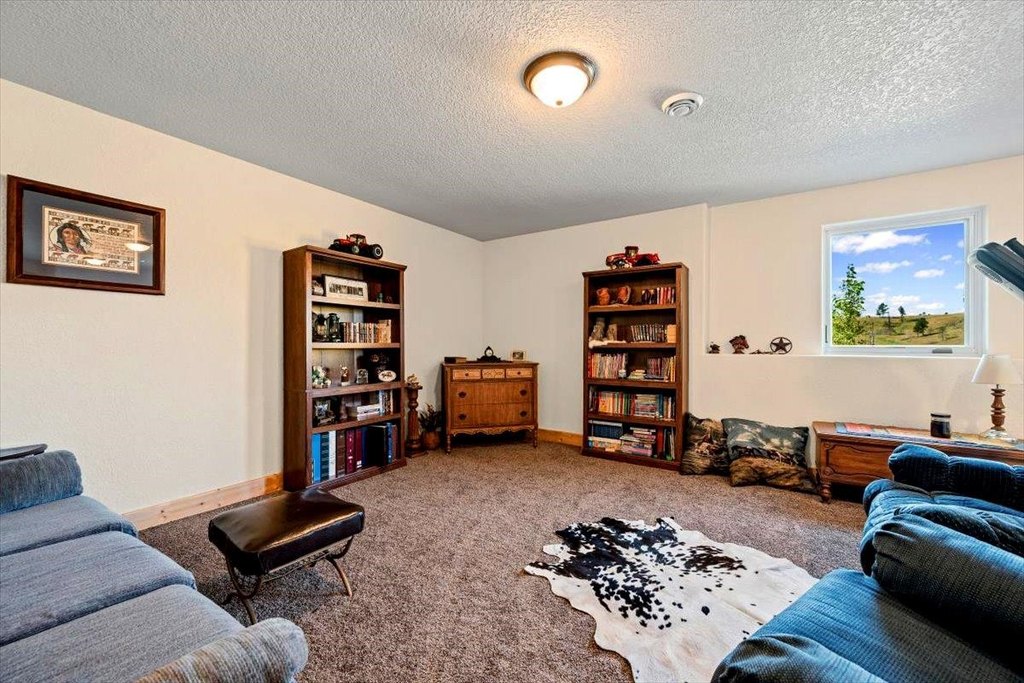 Upton, Wyoming, 82729, United States, 4 Bedrooms Bedrooms, ,3 BathroomsBathrooms,Residential,Forsale,1946266