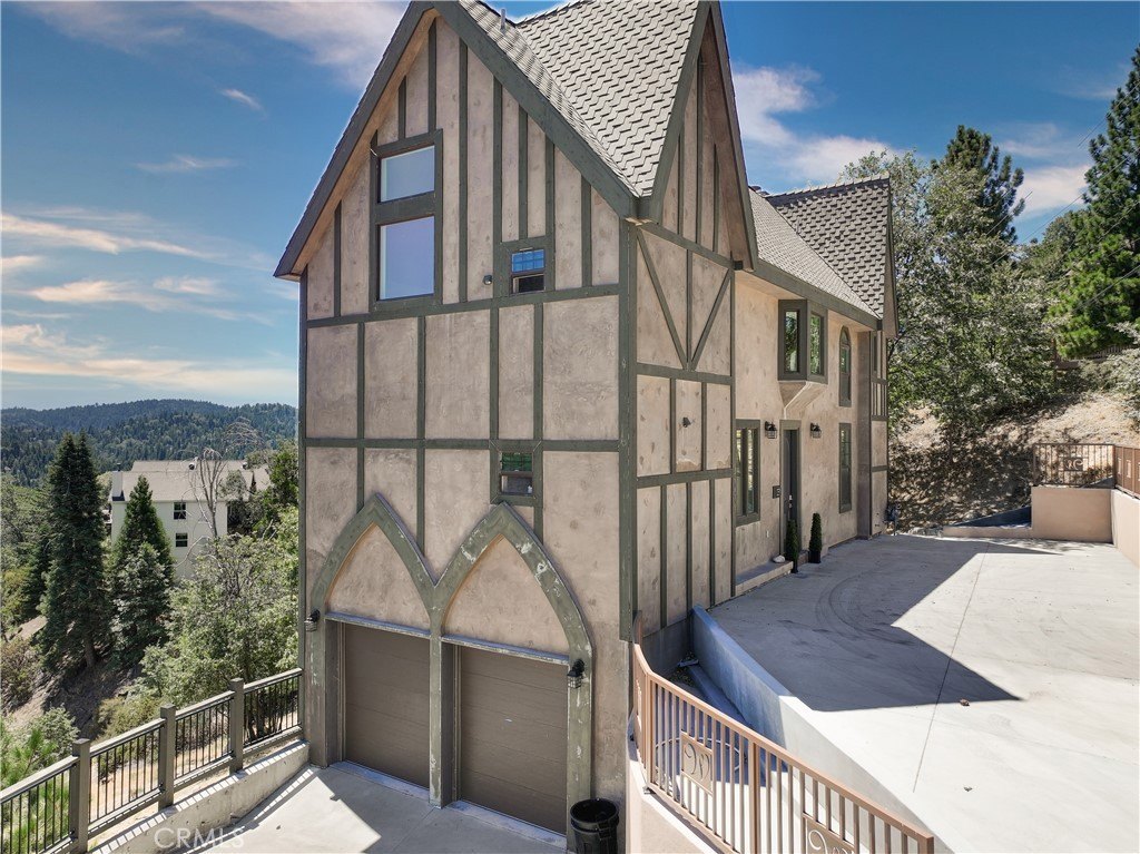Lake Arrowhead, California, 92352, United States, 3 Bedrooms Bedrooms, ,3 BathroomsBathrooms,Residential,Forsale,1953306
