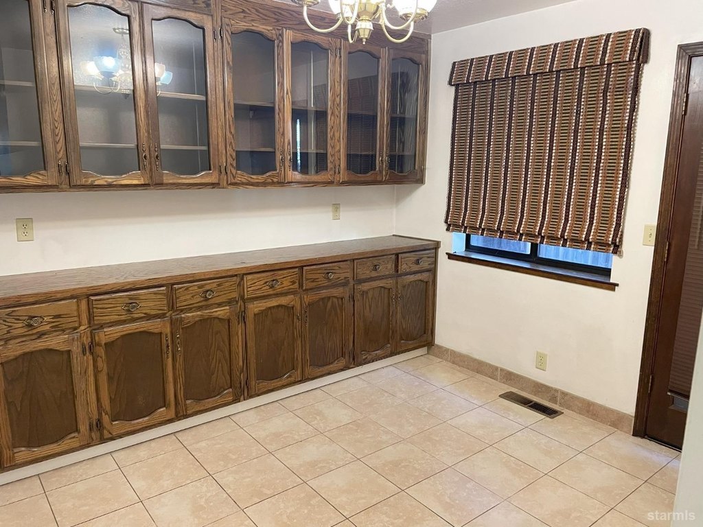 South Lake Tahoe, California, 96150, United States, 4 Bedrooms Bedrooms, ,3 BathroomsBathrooms,Residential,Forsale,1920148