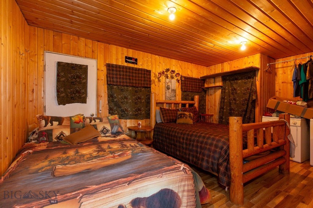 Sheridan, Montana, 59749, United States, 1 Bedroom Bedrooms, ,2 BathroomsBathrooms,Residential,Forsale,1986962