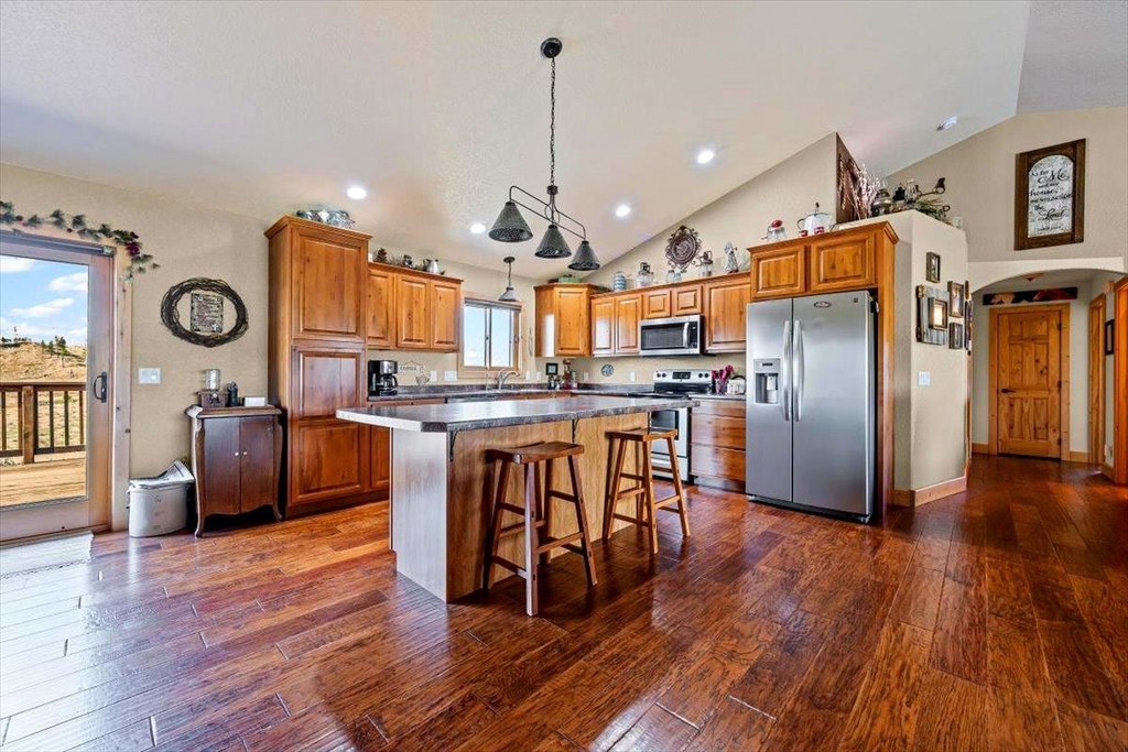 Upton, Wyoming, 82729, United States, 4 Bedrooms Bedrooms, ,3 BathroomsBathrooms,Residential,Forsale,1946266