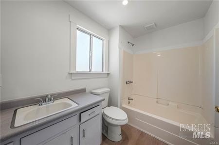 Lakeport, California, 95453, United States, 3 Bedrooms Bedrooms, ,2 BathroomsBathrooms,Residential,Forsale,1934038