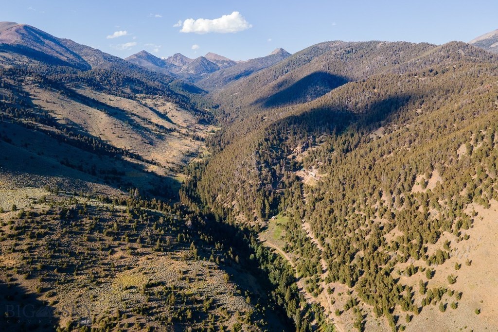 Sheridan, Montana, 59749, United States, 1 Bedroom Bedrooms, ,2 BathroomsBathrooms,Residential,Forsale,1986962