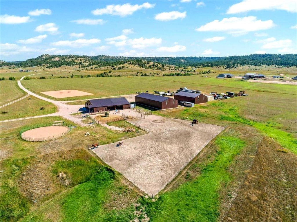 Upton, Wyoming, 82729, United States, 4 Bedrooms Bedrooms, ,3 BathroomsBathrooms,Residential,Forsale,1946266