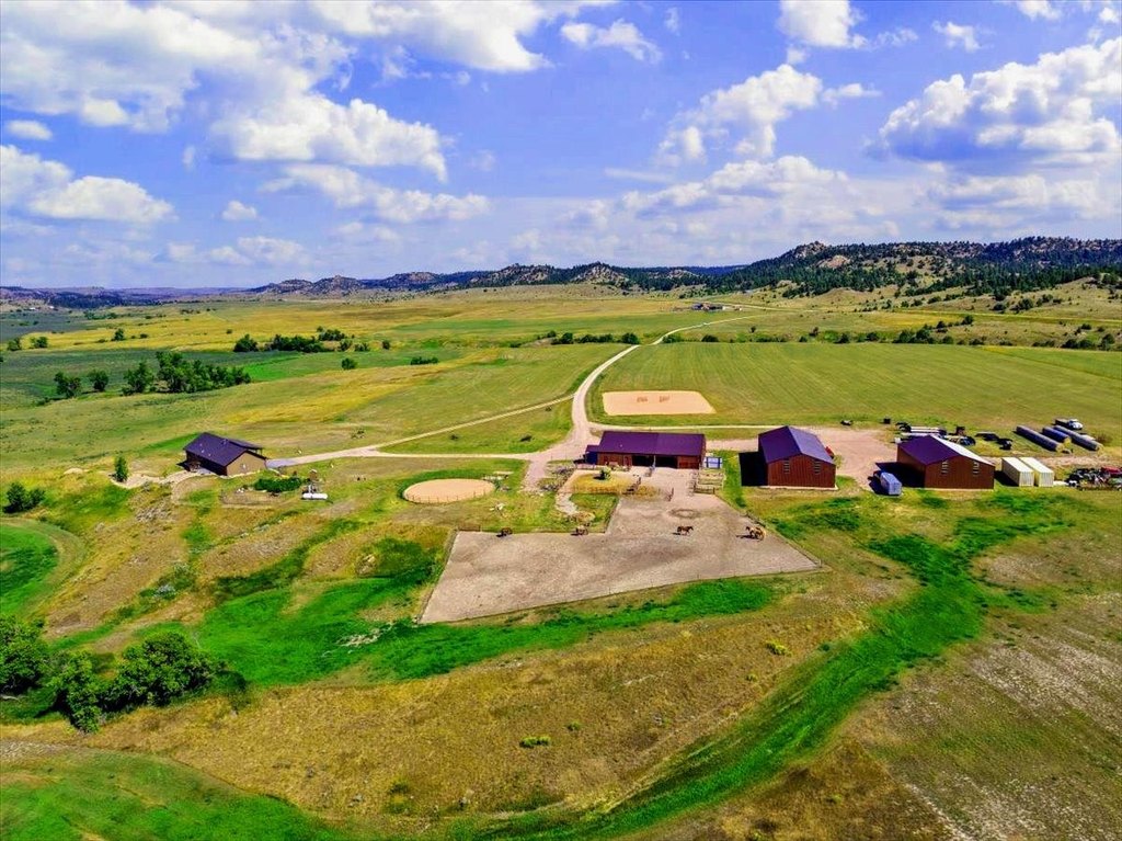 Upton, Wyoming, 82729, United States, 4 Bedrooms Bedrooms, ,3 BathroomsBathrooms,Residential,Forsale,1946266