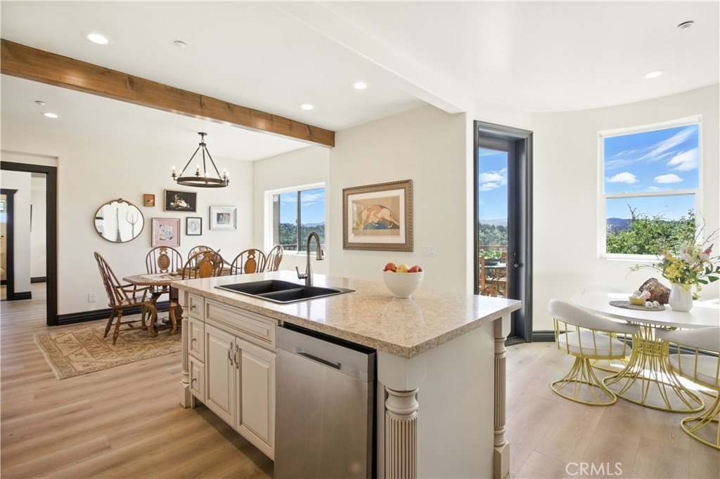 Lake Arrowhead, California, 92352, United States, 3 Bedrooms Bedrooms, ,3 BathroomsBathrooms,Residential,Forsale,1953306