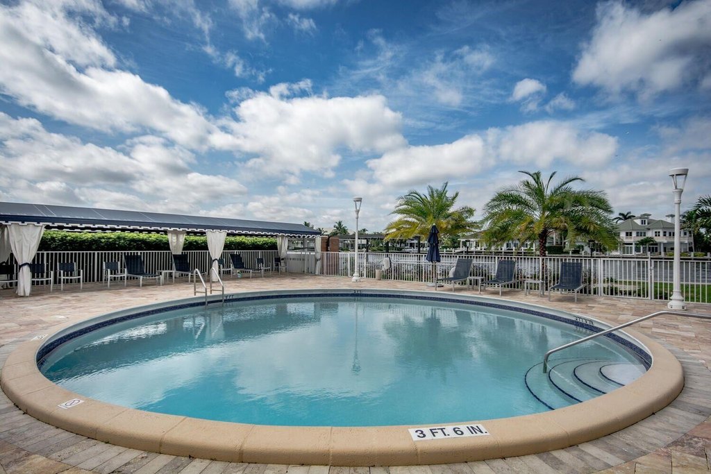 Delray Beach, Florida, 33483, United States, 2 Bedrooms Bedrooms, ,2 BathroomsBathrooms,Residential,Forsale,1996361