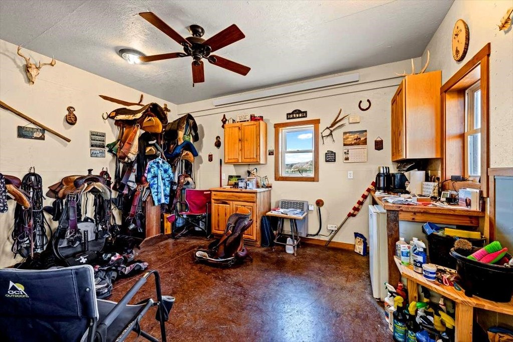 Upton, Wyoming, 82729, United States, 4 Bedrooms Bedrooms, ,3 BathroomsBathrooms,Residential,Forsale,1946266