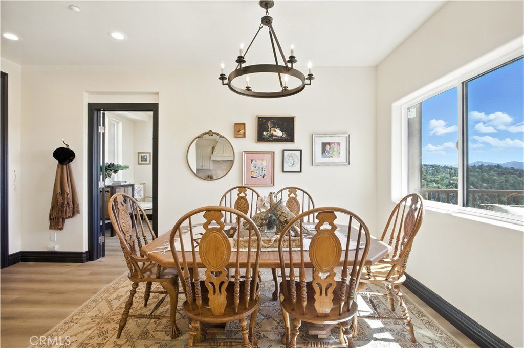 Lake Arrowhead, California, 92352, United States, 3 Bedrooms Bedrooms, ,3 BathroomsBathrooms,Residential,Forsale,1953306