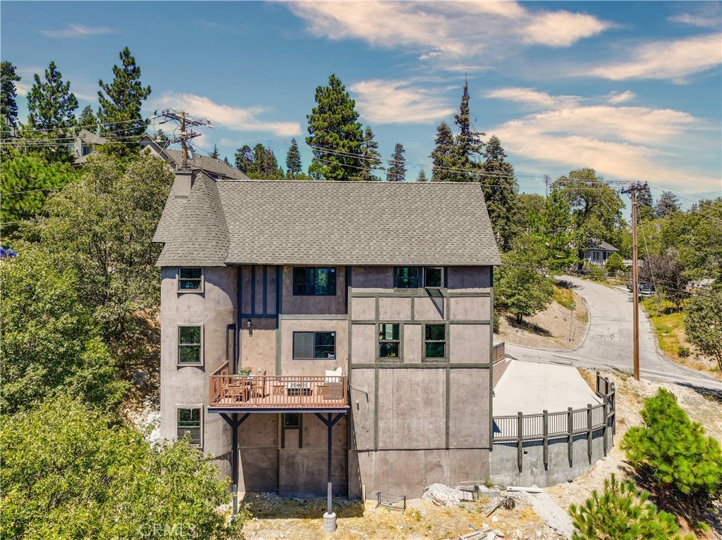 Lake Arrowhead, California, 92352, United States, 3 Bedrooms Bedrooms, ,3 BathroomsBathrooms,Residential,Forsale,1953306