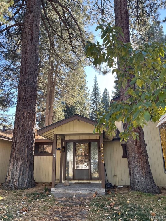 South Lake Tahoe, California, 96150, United States, 4 Bedrooms Bedrooms, ,3 BathroomsBathrooms,Residential,Forsale,1920148