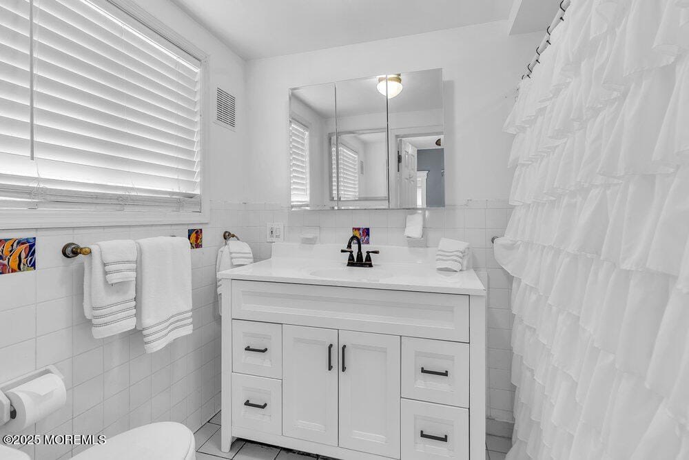Lake Como, New Jersey, 07719, United States, 3 Bedrooms Bedrooms, ,2 BathroomsBathrooms,Residential,Forsale,1936812