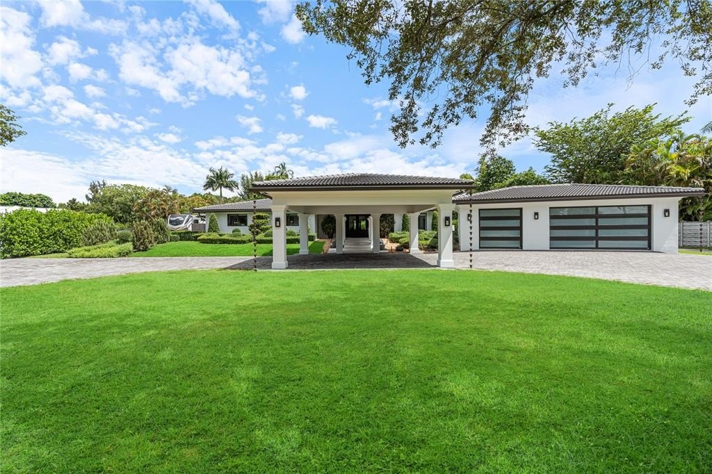 Southwest Ranches, Florida, 33330, United States, 4 Bedrooms Bedrooms, ,3.5 BathroomsBathrooms,Residential,Forsale,1927590
