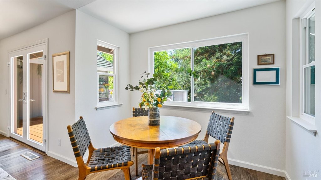 Healdsburg, California, 95448, United States, 4 Bedrooms Bedrooms, ,2 BathroomsBathrooms,Residential,Forsale,1934043