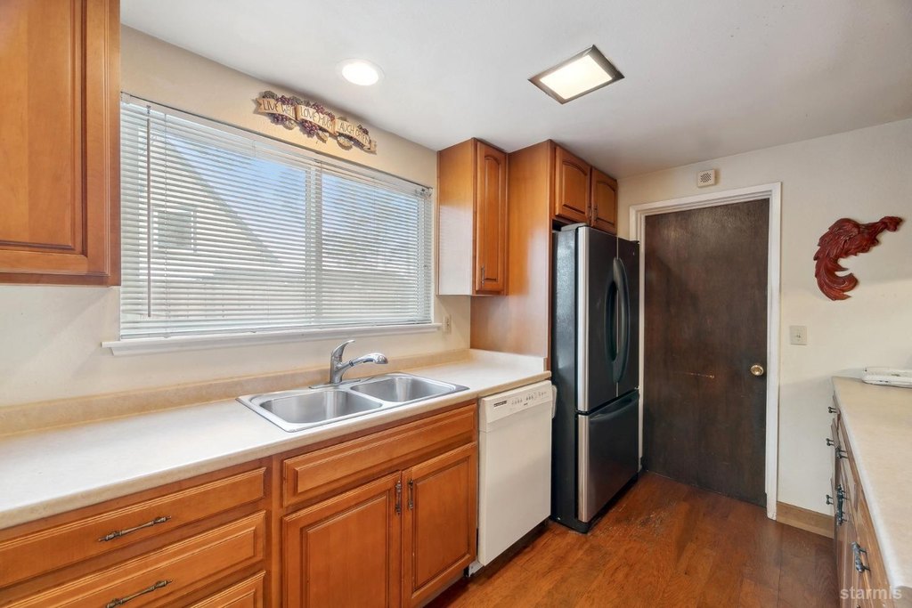 South Lake Tahoe, California, 96150, United States, 3 Bedrooms Bedrooms, ,2 BathroomsBathrooms,Residential,Forsale,1886486