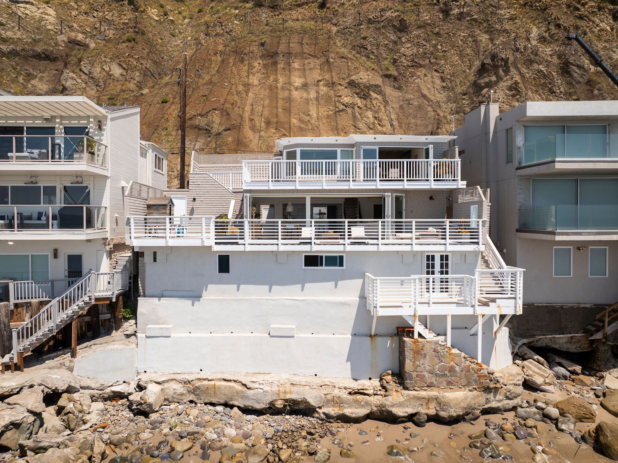 Malibu, California, 90265, United States, 3 Bedrooms Bedrooms, ,3 BathroomsBathrooms,Residential,Forsale,1922148