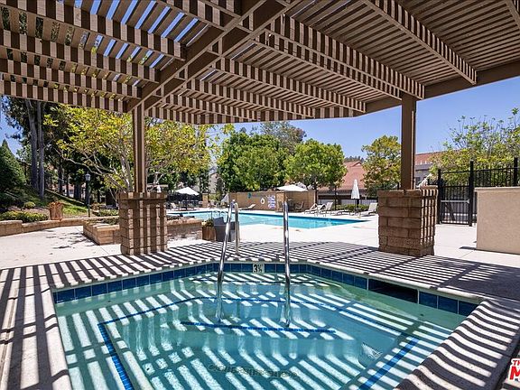 Mission Viejo, California, 92692, United States, 2 Bedrooms Bedrooms, ,2 BathroomsBathrooms,Residential,Forsale,1927551