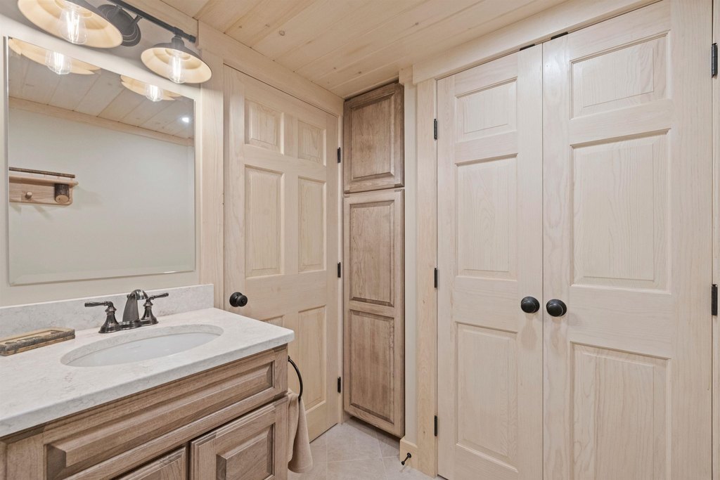 Moultonborough, New Hampshire, 03254, United States, 3 Bedrooms Bedrooms, ,1 BathroomBathrooms,Residential,Forsale,1952913