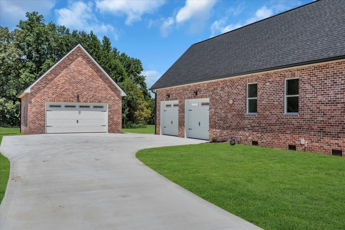 Smithville, Tennessee, 37166, United States, 3 Bedrooms Bedrooms, ,2.5 BathroomsBathrooms,Residential,Forsale,1999475