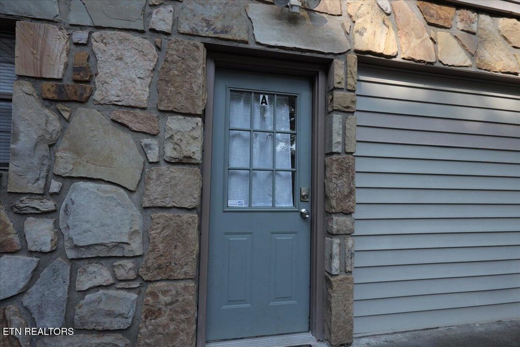 Louisville, Tennessee, 37777, United States, 3 Bedrooms Bedrooms, ,6 BathroomsBathrooms,Residential,Forsale,1942428