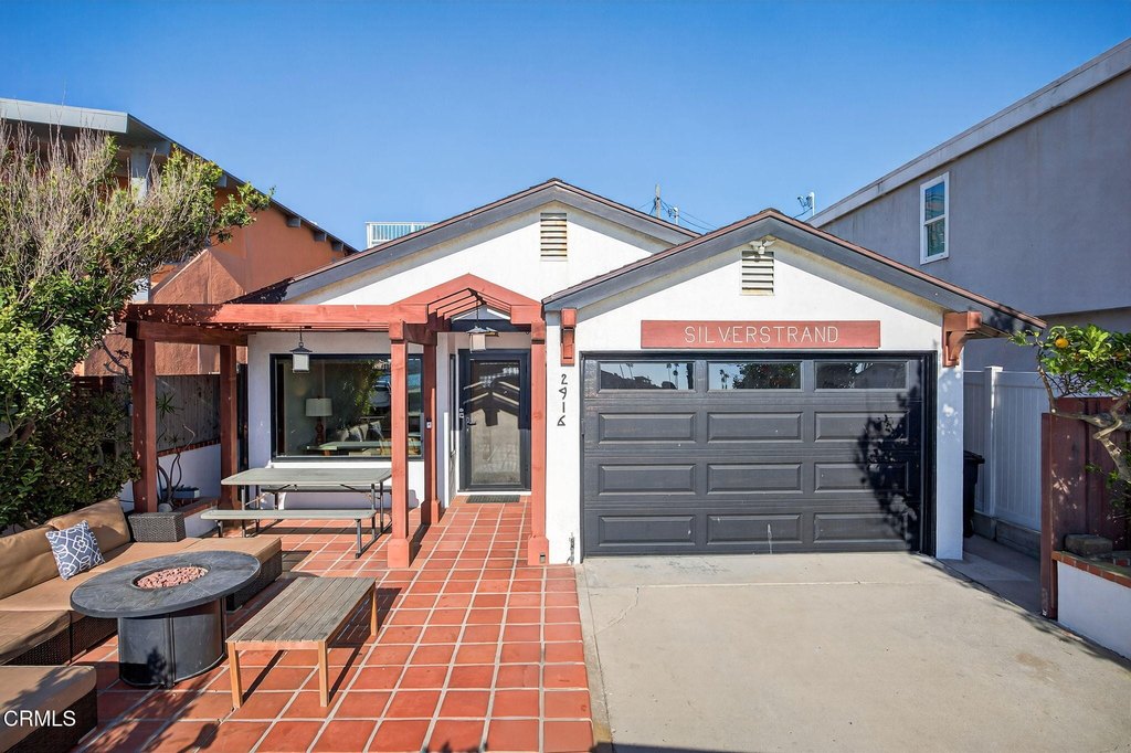Oxnard, California, 93035, United States, 4 Bedrooms Bedrooms, ,3 BathroomsBathrooms,Residential,Forsale,1941480