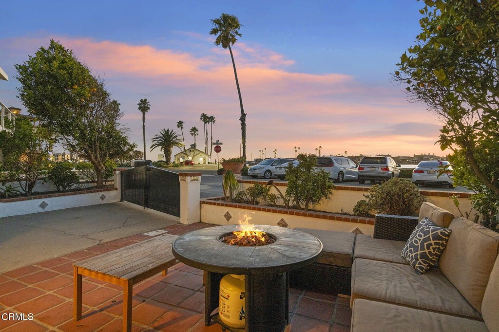 Oxnard, California, 93035, United States, 4 Bedrooms Bedrooms, ,3 BathroomsBathrooms,Residential,Forsale,1941480