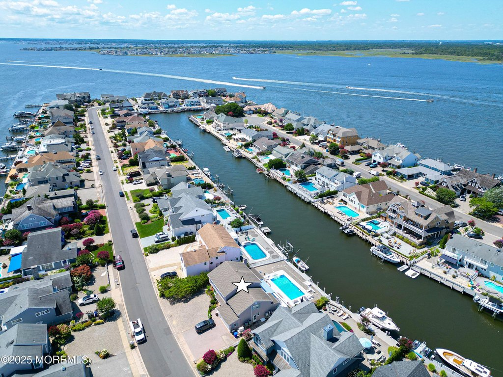 Mantoloking, New Jersey, 08738, United States, 4 Bedrooms Bedrooms, ,3 BathroomsBathrooms,Residential,Forsale,1922724