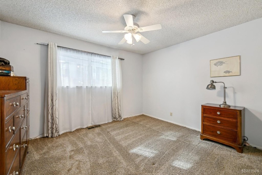 South Lake Tahoe, California, 96150, United States, 3 Bedrooms Bedrooms, ,2 BathroomsBathrooms,Residential,Forsale,1886486