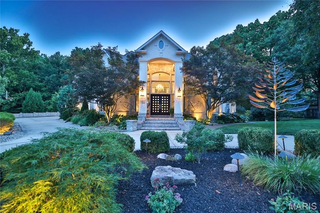 Edwardsville, Illinois, 62025, United States, 5 Bedrooms Bedrooms, ,6.5 BathroomsBathrooms,Residential,Forsale,1944128