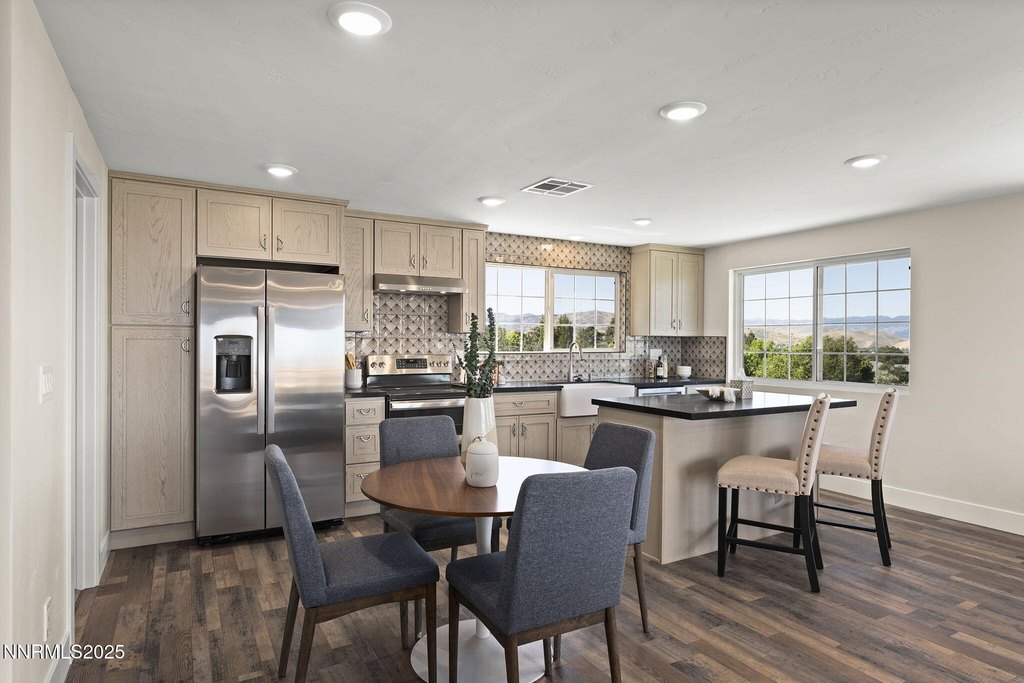 Reno, Nevada, 89521, United States, 3 Bedrooms Bedrooms, ,2.5 BathroomsBathrooms,Residential,Forsale,2012843